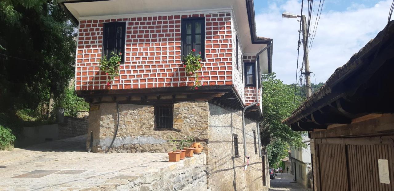 The Red Konak Villa Veliko Tărnovo Esterno foto