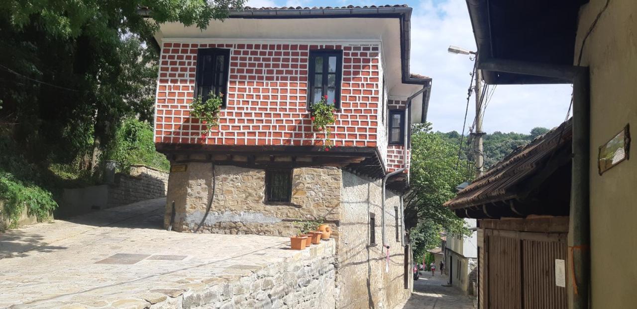 The Red Konak Villa Veliko Tărnovo Esterno foto